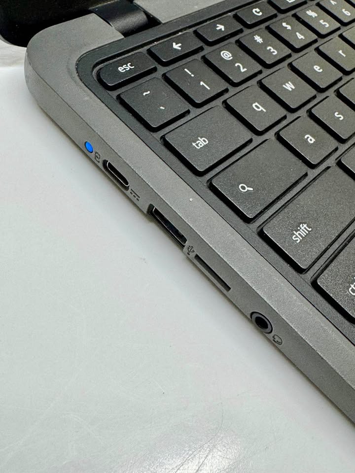 11.6" Acer C732 - C7B9 Chromebook