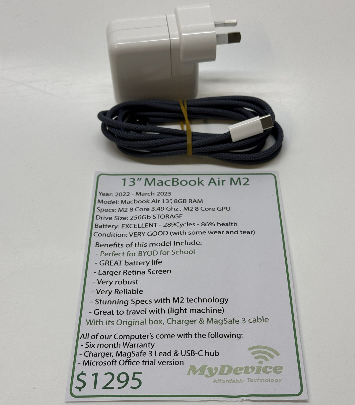 13" MacBook Air M2 2022