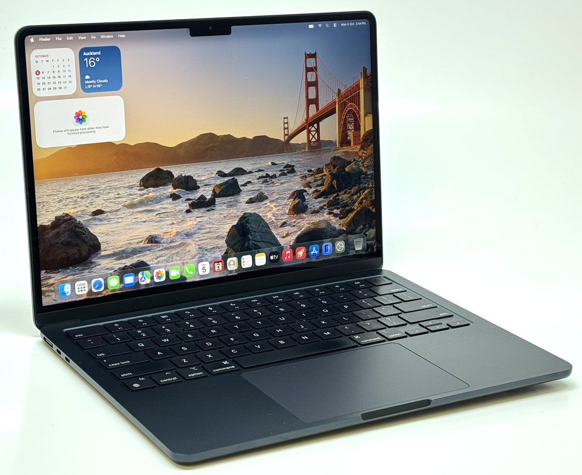 13" MacBook Air M2 2022
